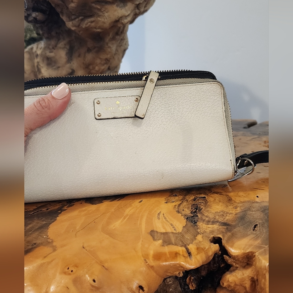 Kate Spade Cream Leather Wallet